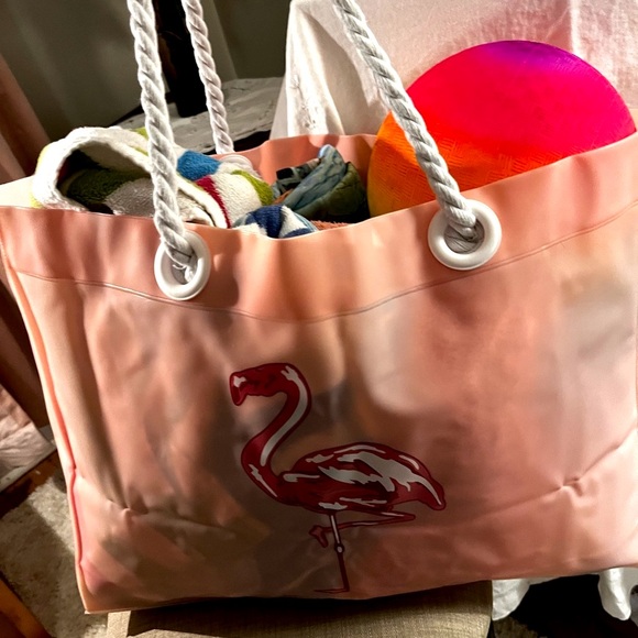 Oversized waterproof rubber bag with rope handles for sun, fun, & beach 🏖️🦩 - Picture 6 of 8